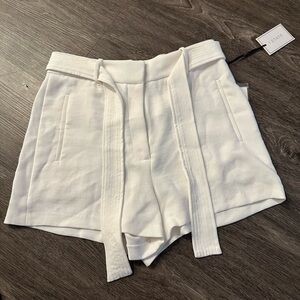 1 State Ivory Women's Shorts size 8 NWT